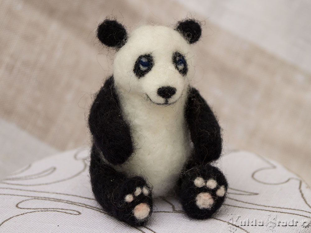 Валяная панда из шерсти Че-Ух 1
